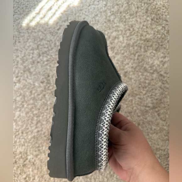 UGG Tasman - Picture 2 of 4